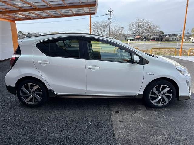 TOYOTA AQUA 2015 Image 31