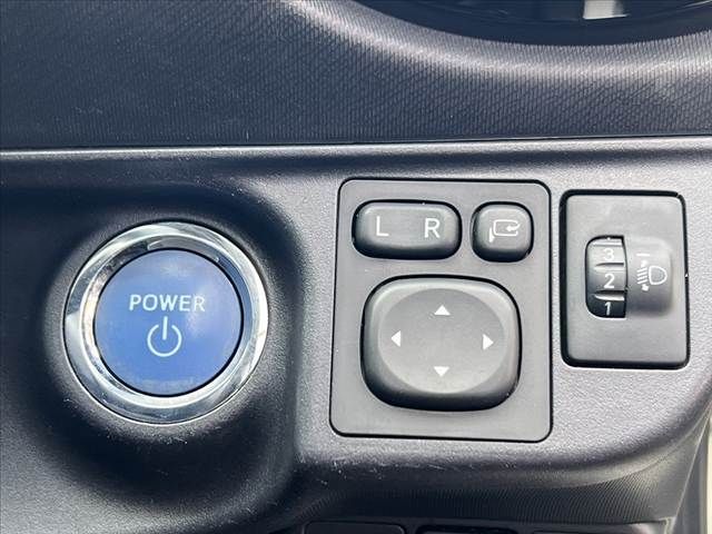 TOYOTA AQUA 2015 Image 31