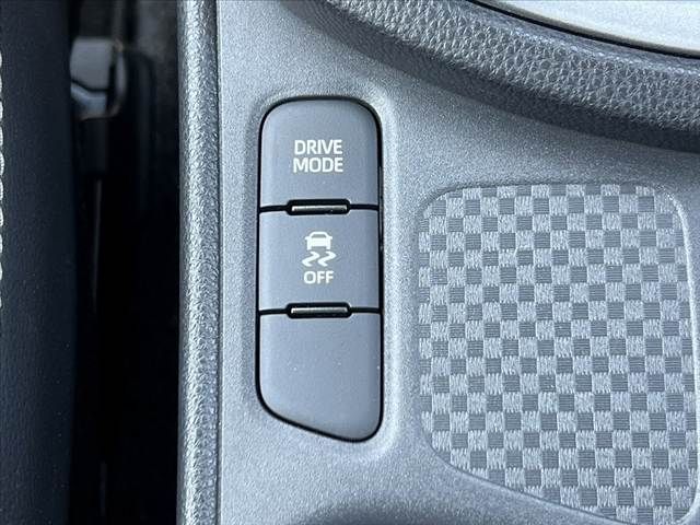 TOYOTA YARIS CROSS 2024 Image 31