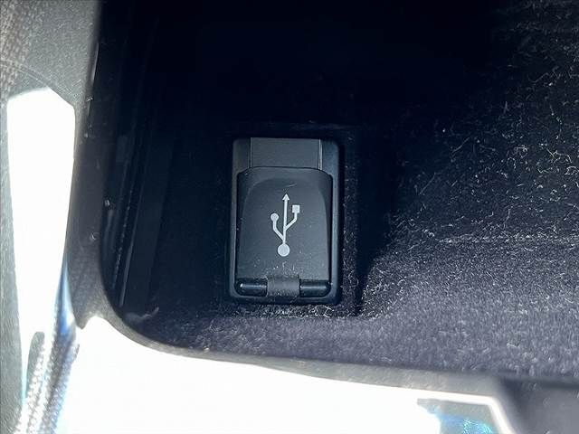 TOYOTA CROWN SEDAN HYBRID 2015 Image 31