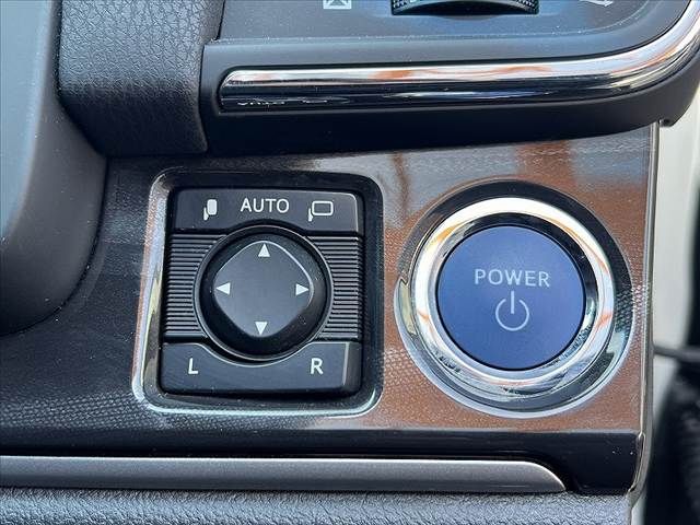 TOYOTA CROWN SEDAN HYBRID 2015 Image 31