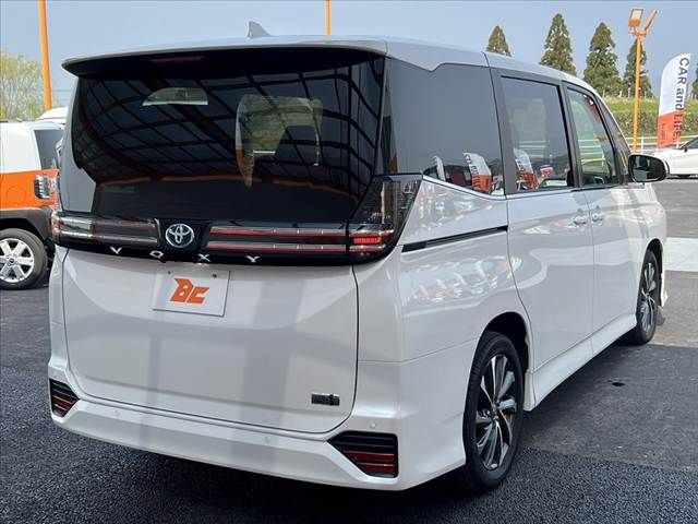 TOYOTA VOXY HYBRID 2024 Image 31
