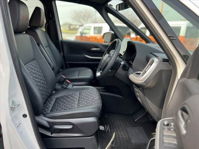 TOYOTA VOXY HYBRID 2024 Image 31