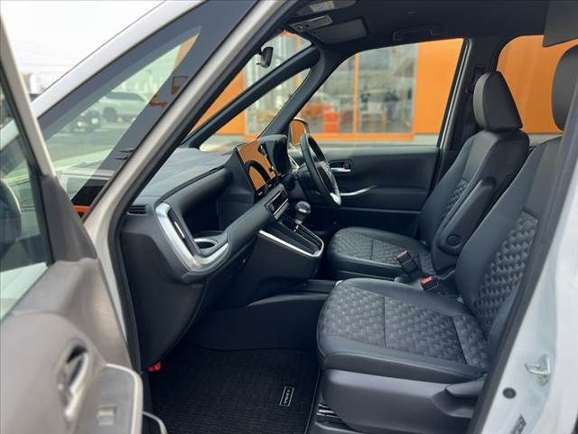 TOYOTA VOXY HYBRID 2024 Image 31