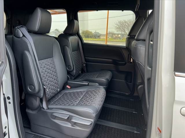 TOYOTA VOXY HYBRID 2024 Image 31