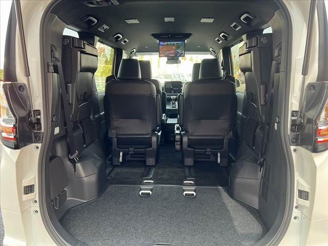 TOYOTA VOXY HYBRID 2024 Image 31