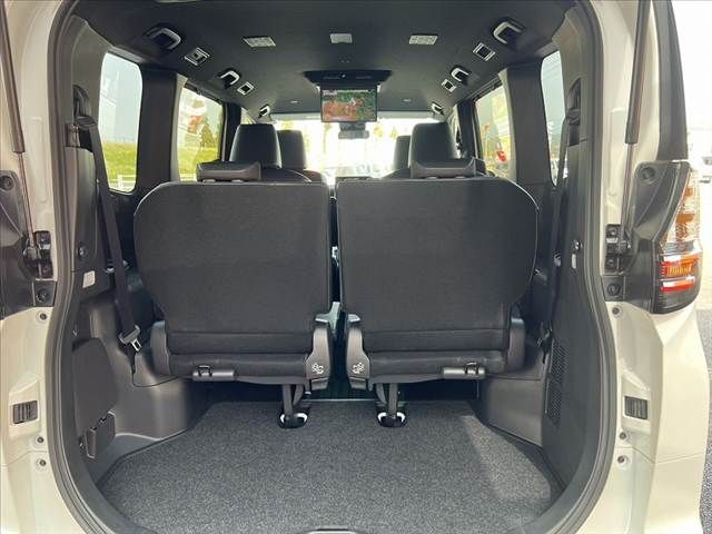 TOYOTA VOXY HYBRID 2024 Image 31