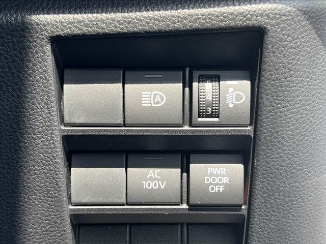 TOYOTA VOXY HYBRID 2024 Image 31