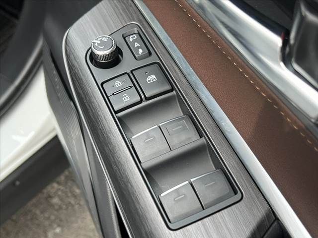 TOYOTA HARRIER 2WD 2023 Image 31