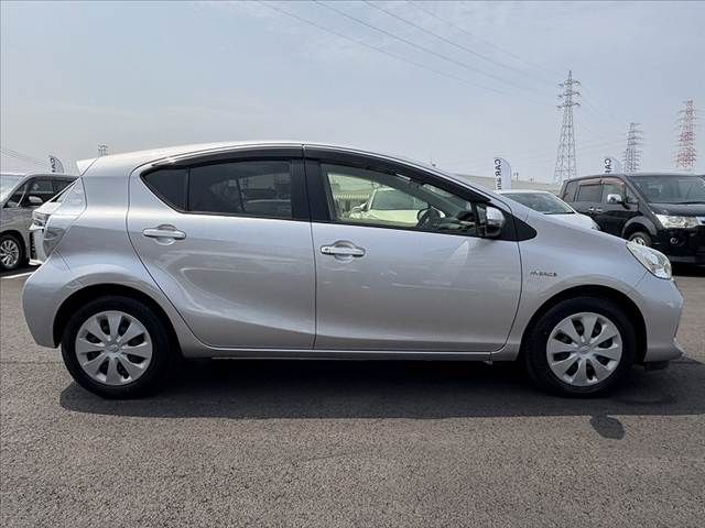 TOYOTA AQUA 2014 Image 31