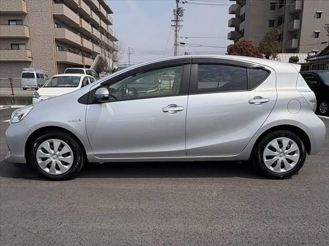 TOYOTA AQUA 2014 Image 31