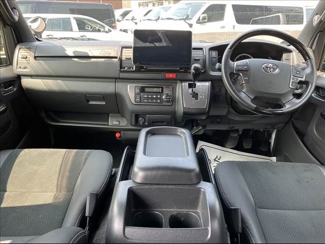 TOYOTA HIACE VAN 4WD 2022 Image 31