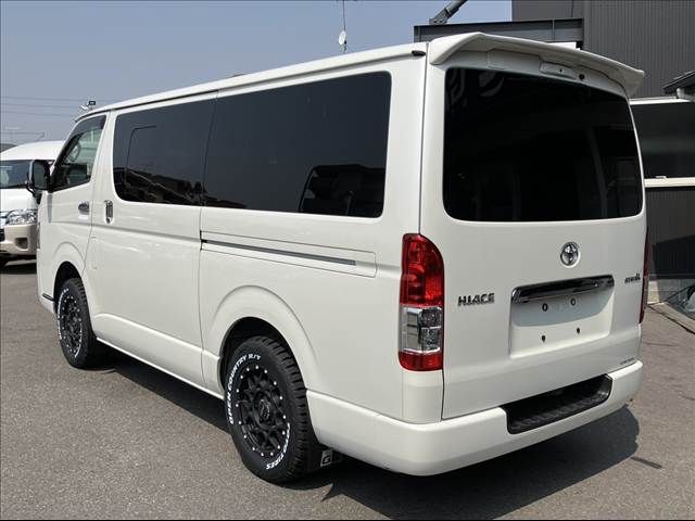 TOYOTA HIACE VAN 4WD 2022 Image 31