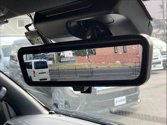 TOYOTA HIACE VAN 2WD 2022 Image 31