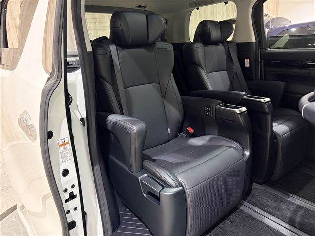 TOYOTA ALPHARD 2018 Image 31