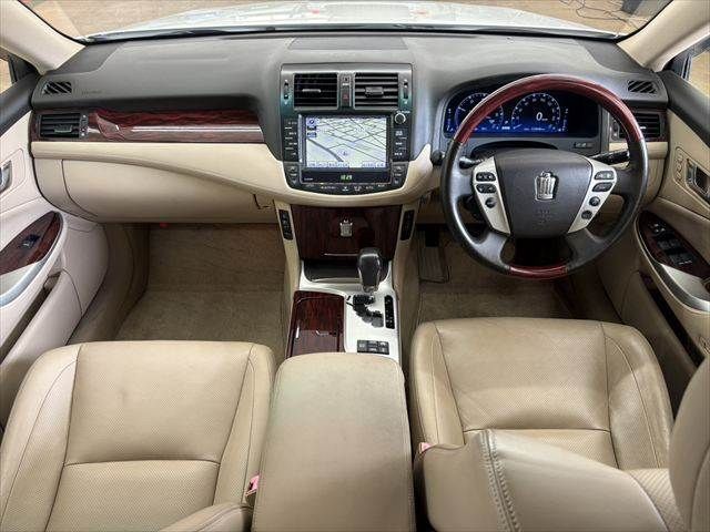 TOYOTA CROWN SEDAN HYBRID 2011 Image 31