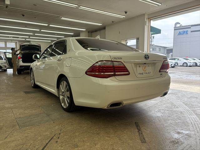 TOYOTA CROWN SEDAN HYBRID 2011 Image 31