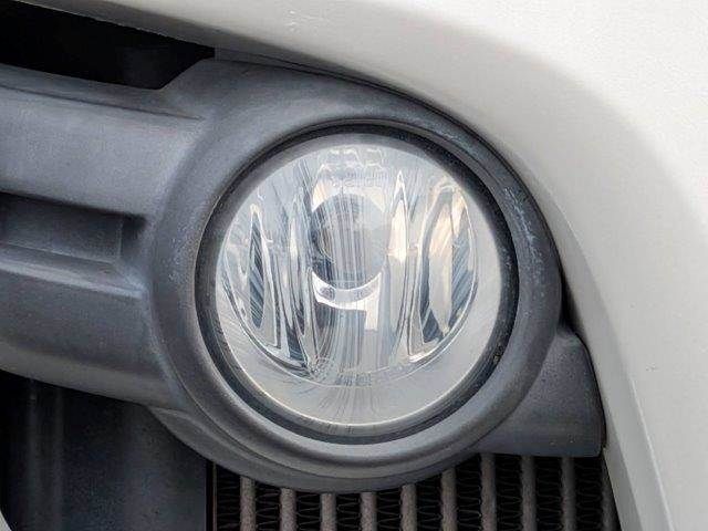 NISSAN NV350 CARAVAN 4WD 2017 Image 31