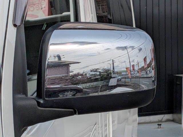 NISSAN NV350 CARAVAN 4WD 2017 Image 31