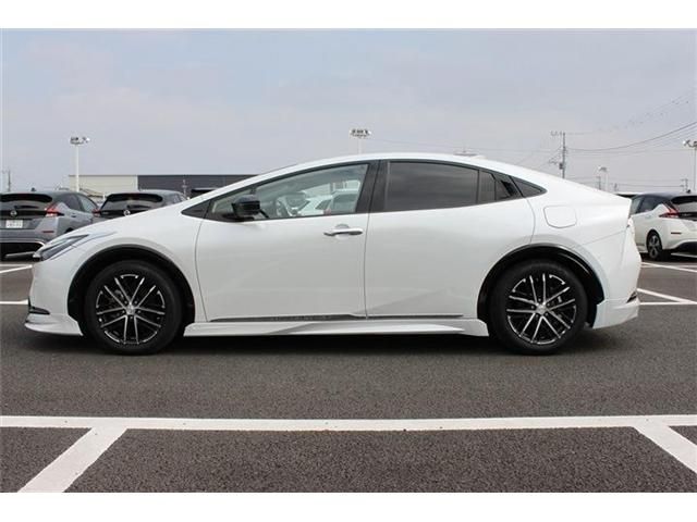 TOYOTA PRIUS PHV 2023 Image 31