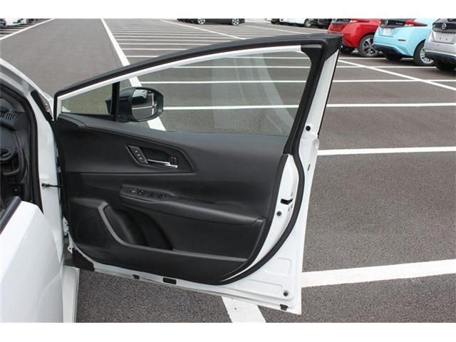 TOYOTA PRIUS PHV 2023 Image 31