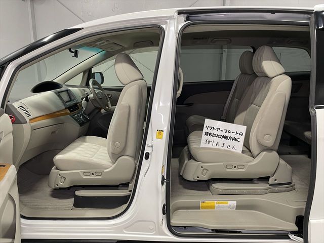 TOYOTA ESTIMA 2012 Image 31