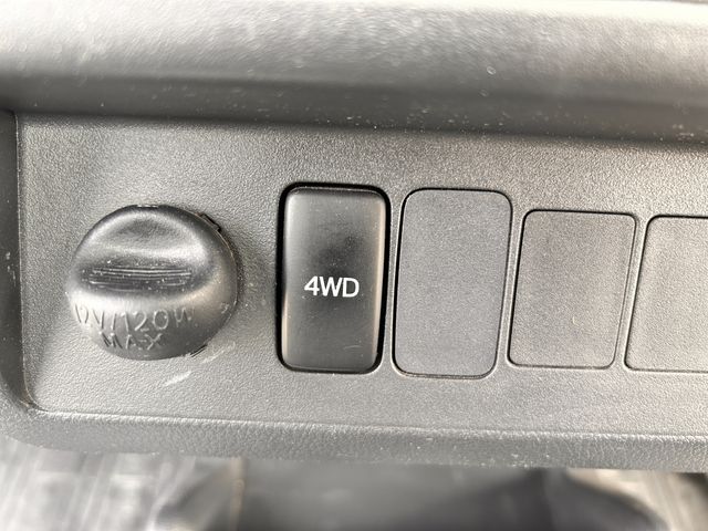 DAIHATSU HIJET TRUCK 4WD 2016 Image 31