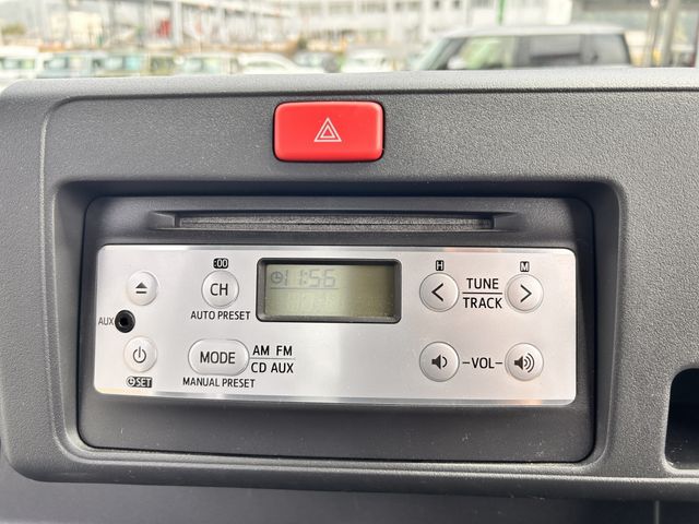 DAIHATSU HIJET TRUCK 4WD 2016 Image 31