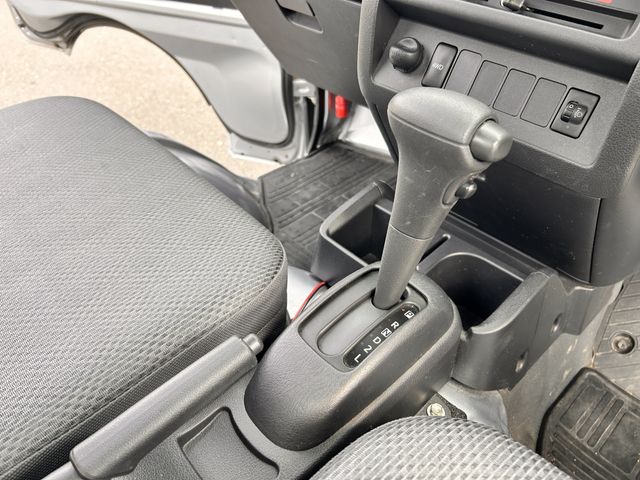 DAIHATSU HIJET TRUCK 4WD 2016 Image 31