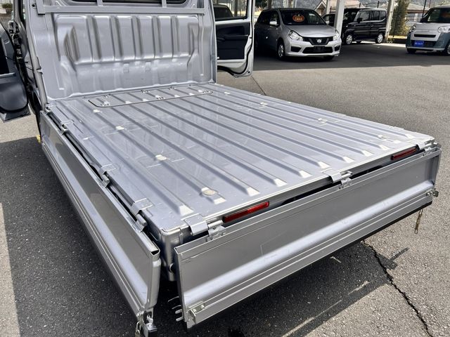 DAIHATSU HIJET TRUCK 4WD 2016 Image 31