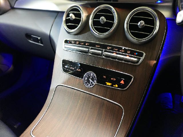 MERCEDES BENZ C CLAS 2019 Image 31