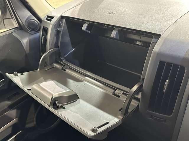 MITSUBISHI DELICA D:5 2WD 2011 Image 31