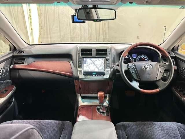 TOYOTA CROWN MAJESTA 2011 Image 31