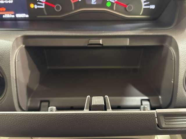 HONDA N BOX 2018 Image 31