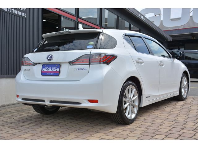 TOYOTA LEXUS CT200H 2011 Image 31