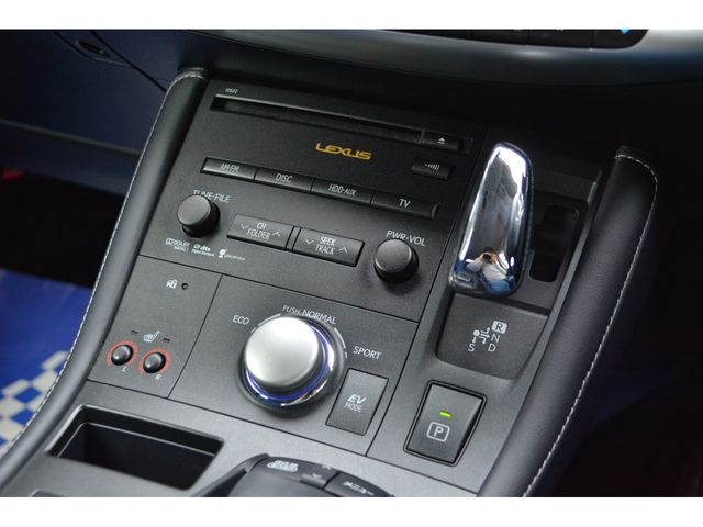 TOYOTA LEXUS CT200H 2011 Image 31