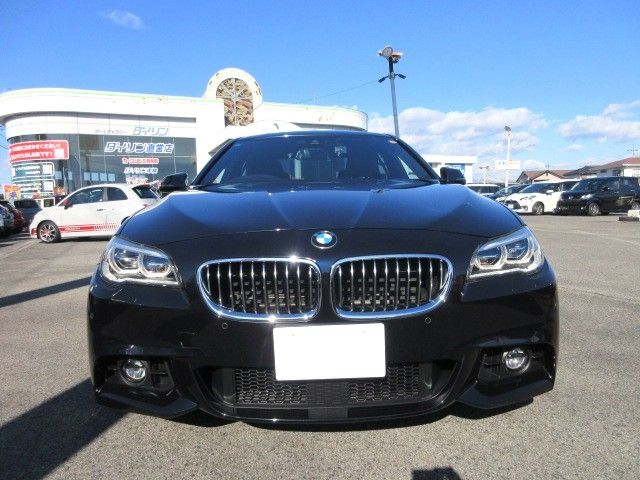 BMW 5SERIES SEDAN 2017 Image 31