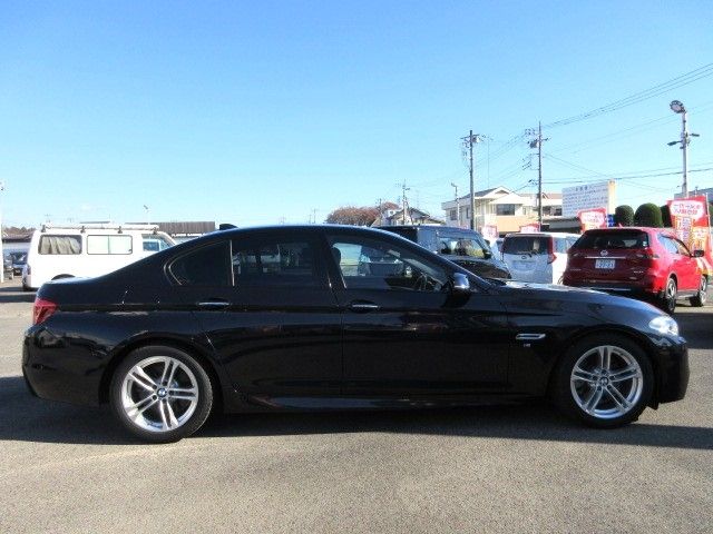 BMW 5SERIES SEDAN 2017 Image 31