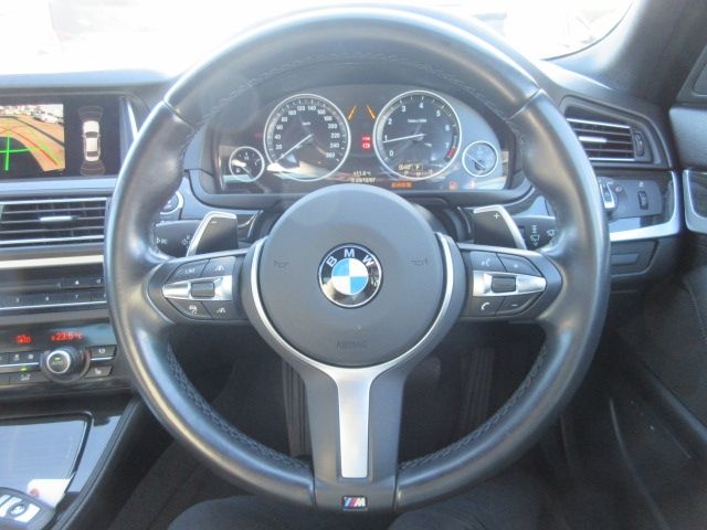 BMW 5SERIES SEDAN 2017 Image 31