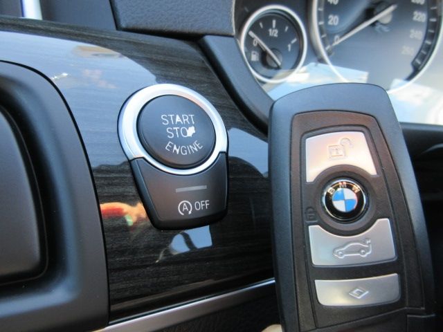 BMW 5SERIES SEDAN 2017 Image 31