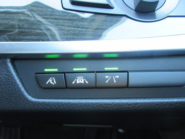 BMW 5SERIES SEDAN 2017 Image 31