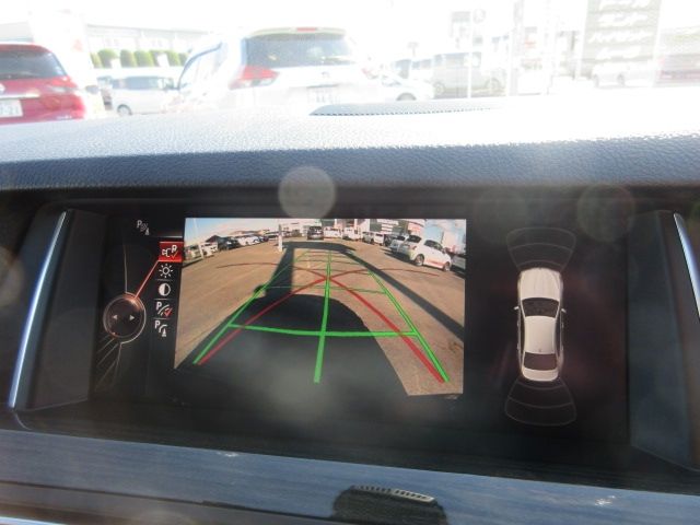 BMW 5SERIES SEDAN 2017 Image 31