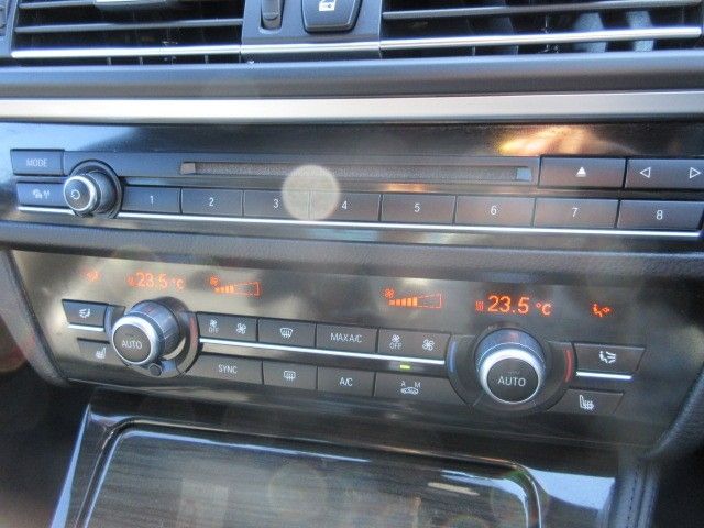 BMW 5SERIES SEDAN 2017 Image 31