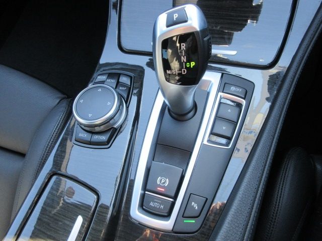 BMW 5SERIES SEDAN 2017 Image 31