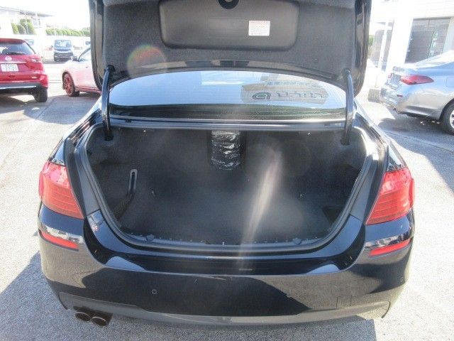 BMW 5SERIES SEDAN 2017 Image 31