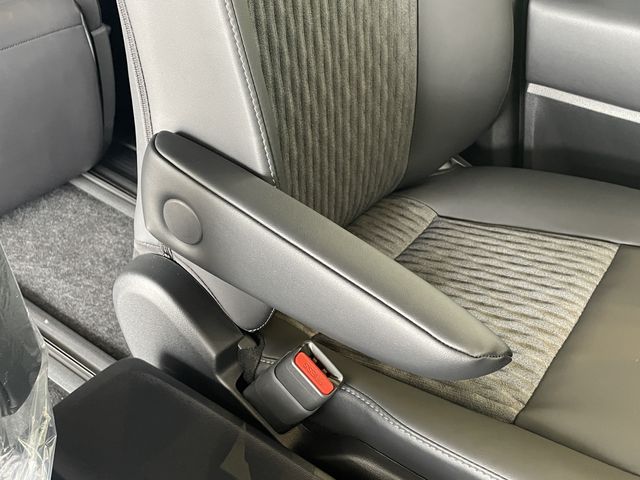 TOYOTA NOAH HYBRID 2026 Image 31