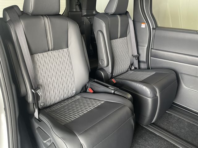 TOYOTA NOAH HYBRID 2026 Image 31