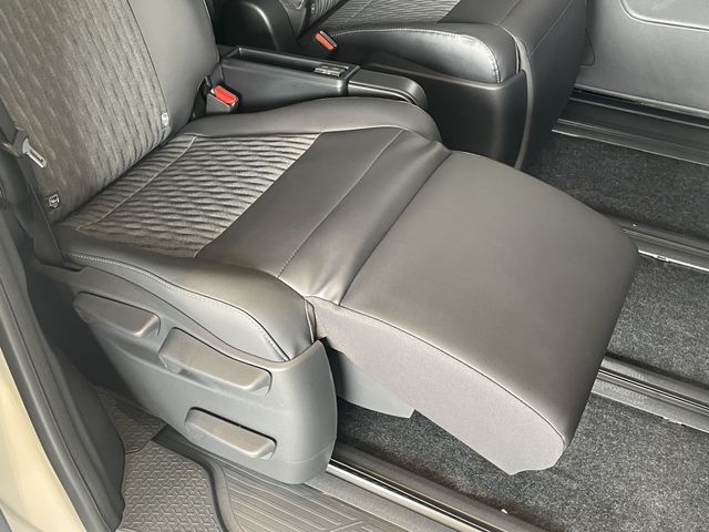 TOYOTA NOAH HYBRID 2026 Image 31