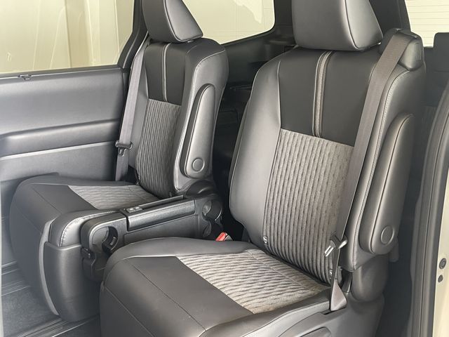 TOYOTA NOAH HYBRID 2026 Image 31