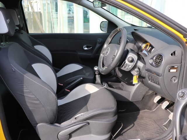 RENAULT LUTECIA 2012 Image 31